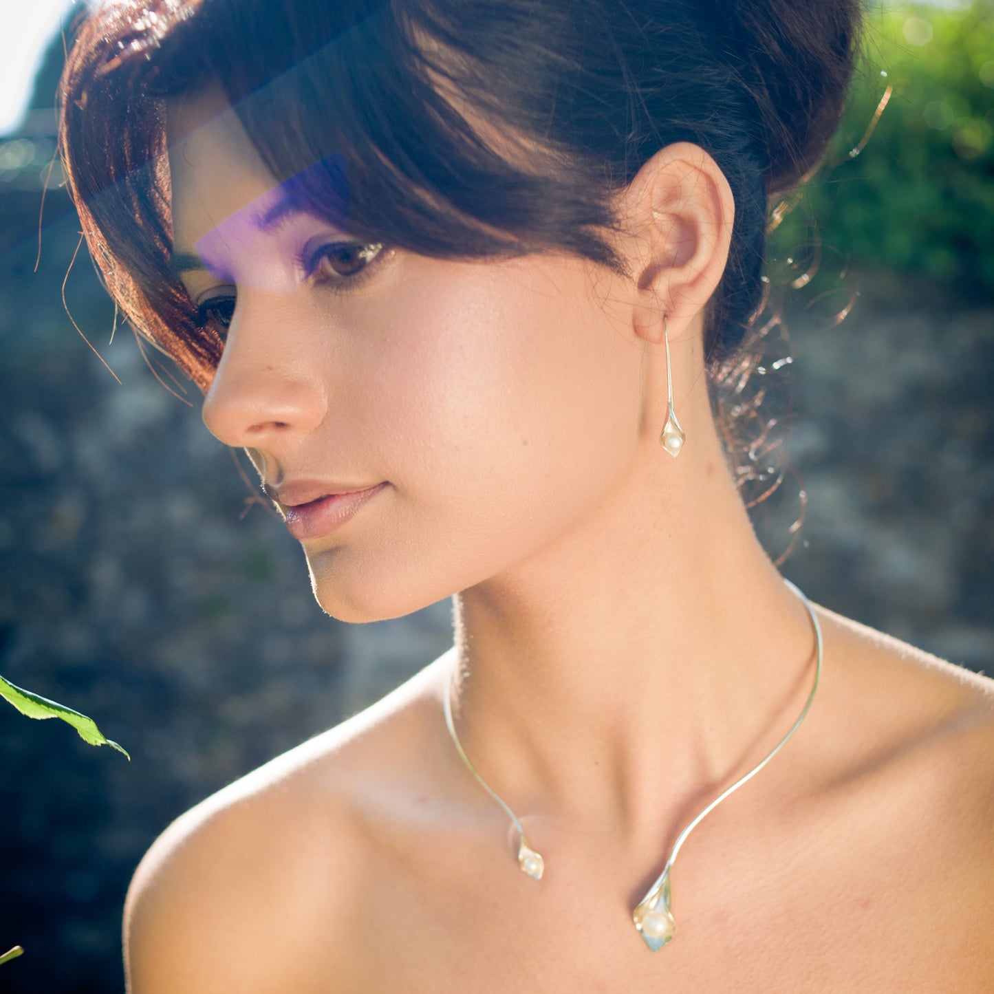 Calla Lily Pearl Neck Torque