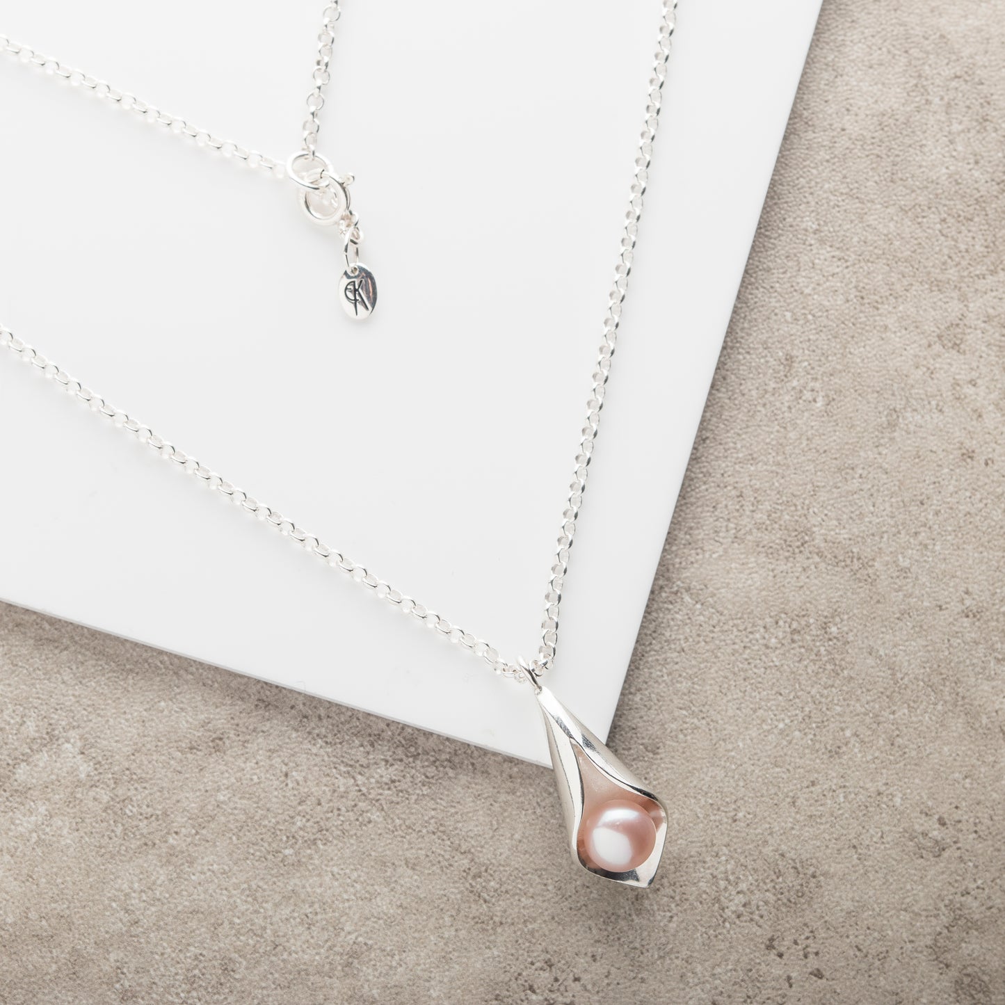 Calla Lily Pearl Bold Pendant