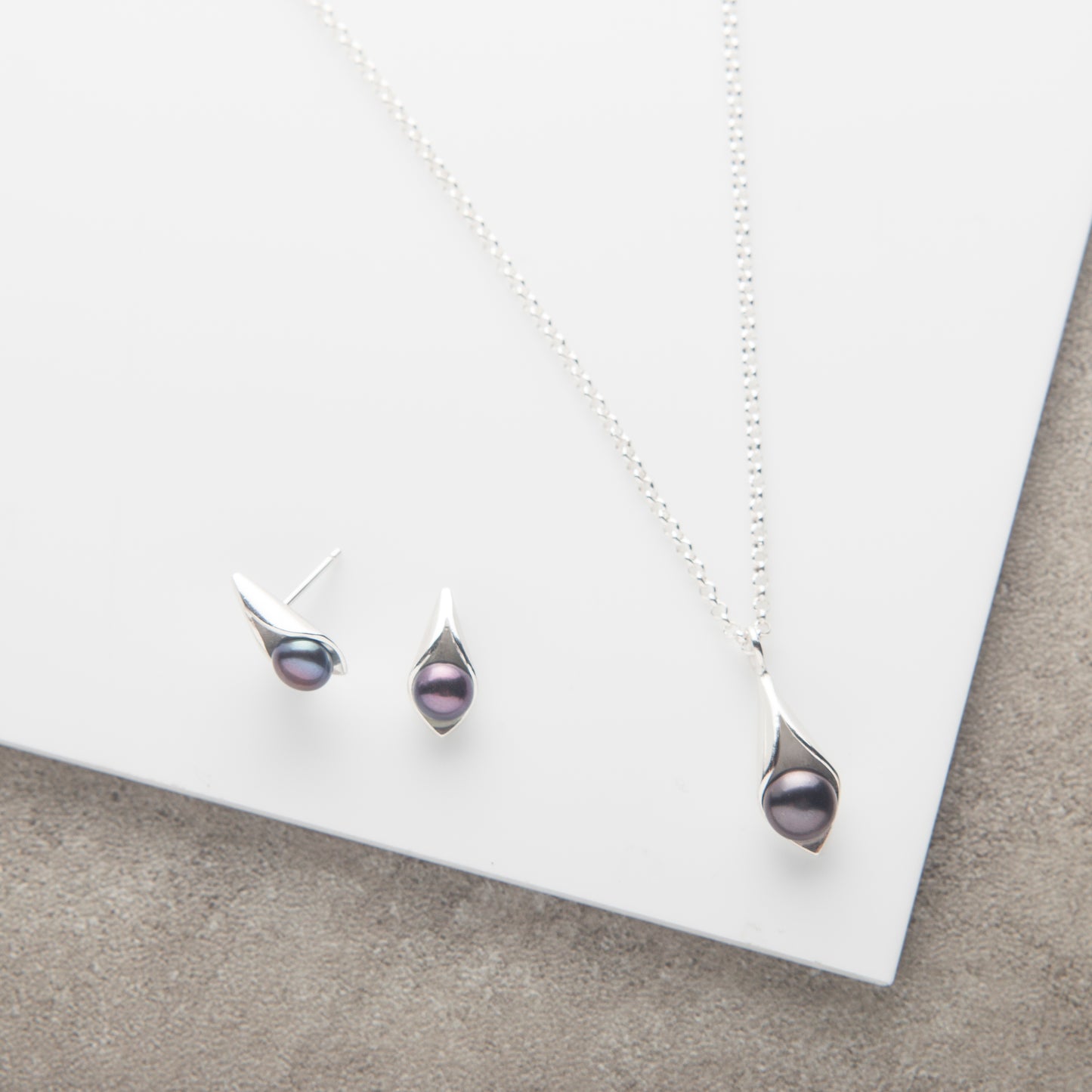 Calla Lily Pearl Pendant & Earrings Set