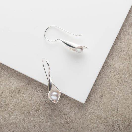 Calla Lily Pearl Short Drops