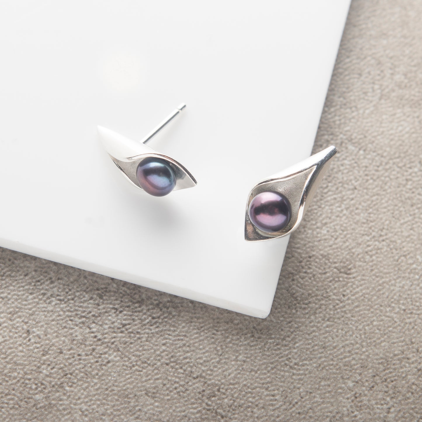 Calla Lily Pearl Studs
