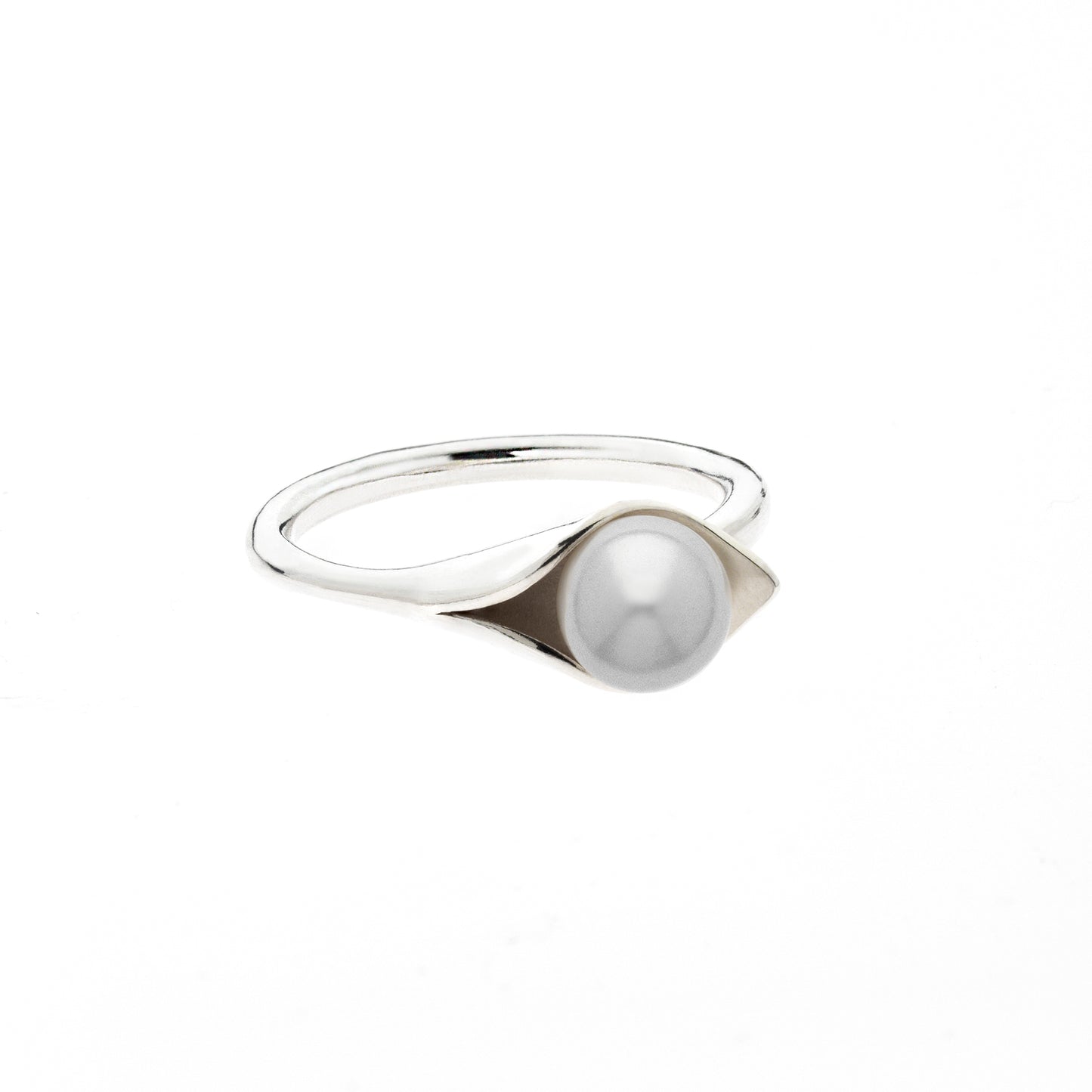 Calla Lily Pearl Ring