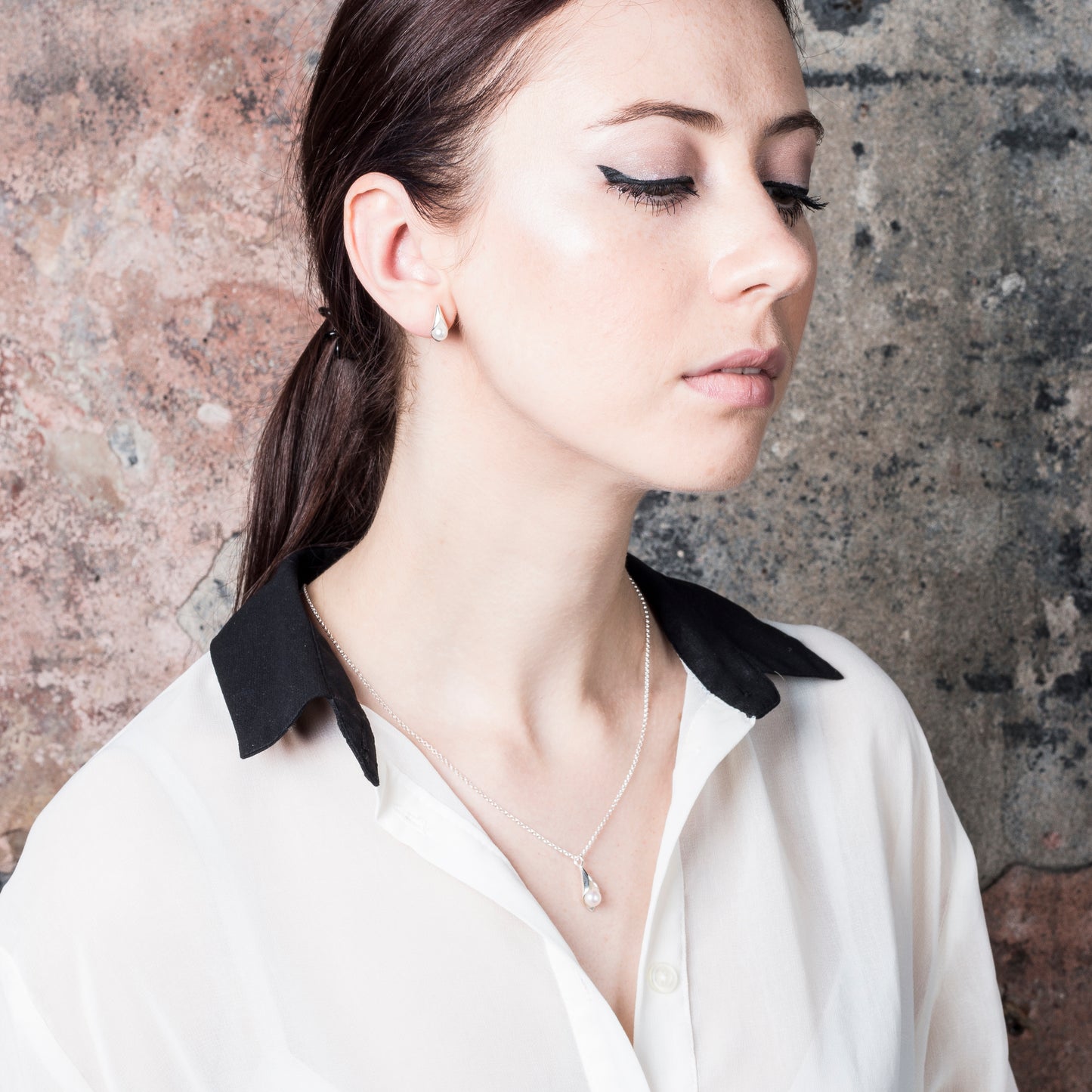 Calla Lily Pearl Studs