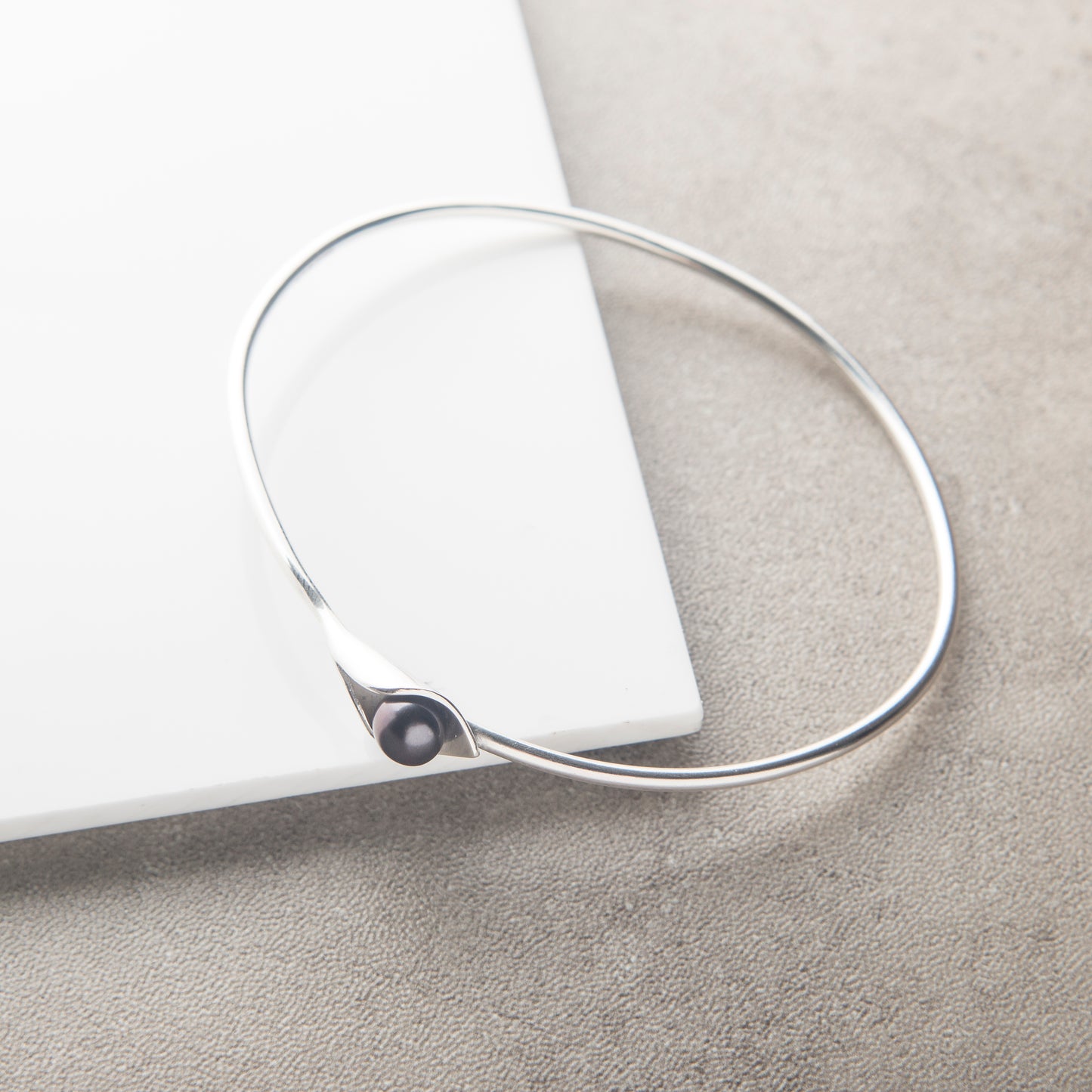 Calla Lily Pearl Bangle