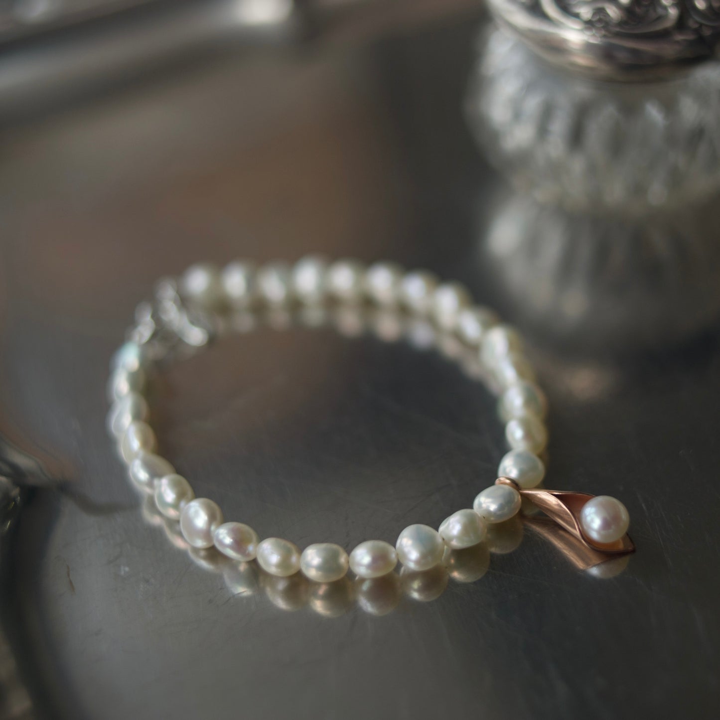 Golden Calla Lily Pearl Bracelet