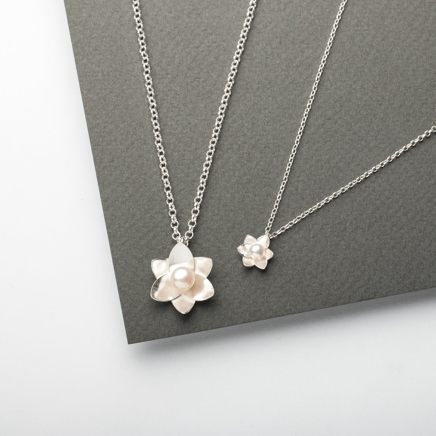Bold Daffodil Pearl Pendant