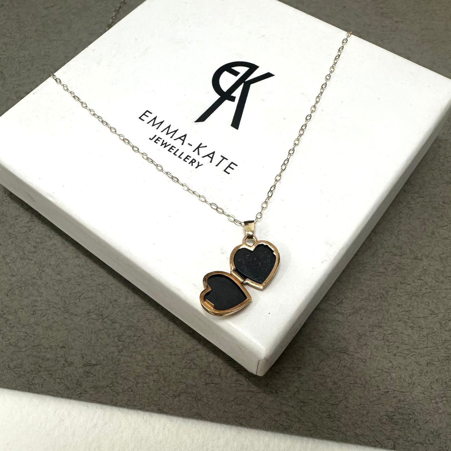 Solid 9k Yellow Gold Dainty Floral Heart Locket